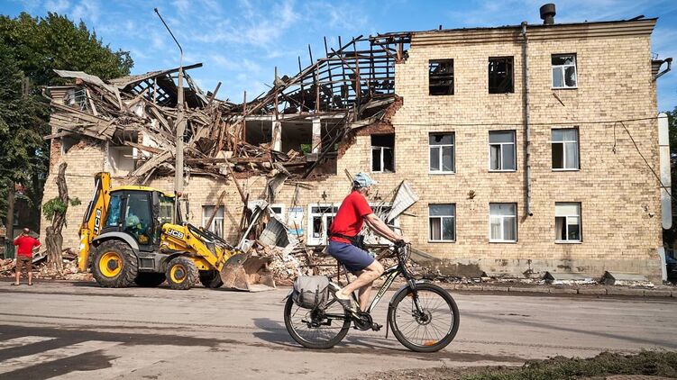 Будинок гуртожитку у Харкові, куди прилетів