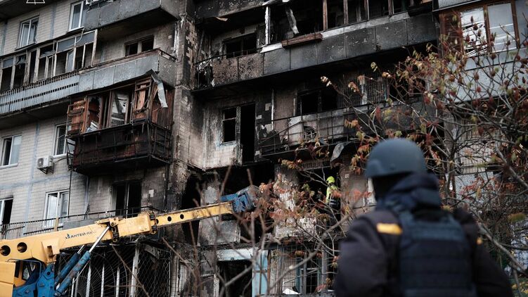 Будинок на Троєщині в Києві, де через падіння дрону загинули троє людей
