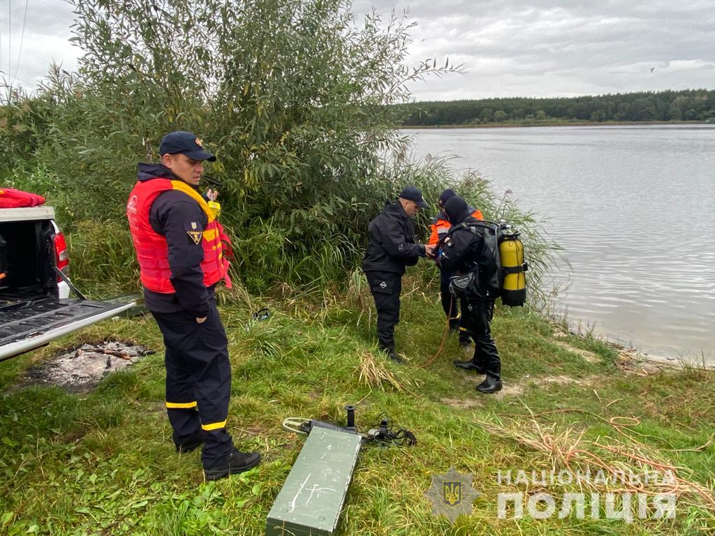 ГСЧС привлекла своих водолазов
