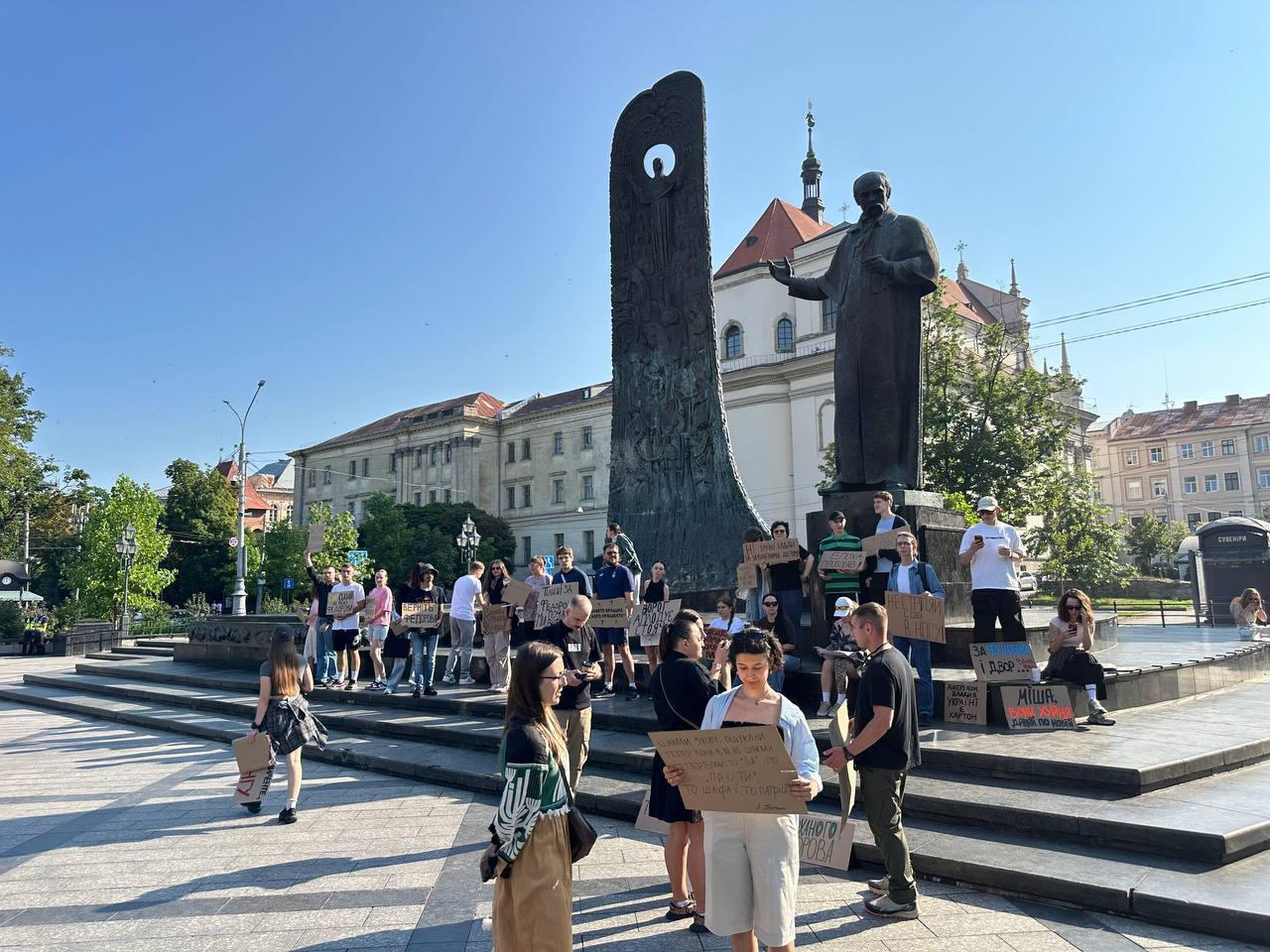 Фото (3) митинга в поддержку Фёдорова во Львове. Источник – Телеграм