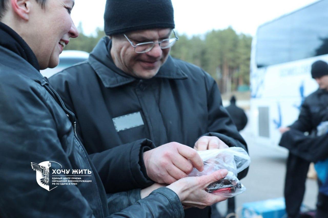 Фото звільнених із Білорусі ув'язнених. Джерело - 